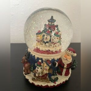 Vintage Christmas Snow globe Glass Ceramic Plays Jingle Bells Music Box.